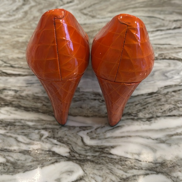 ENZO ANGIOLINI Open Toe Patin Leather Pump/Diamond Pattern/Tangerine - Picture 4 of 12